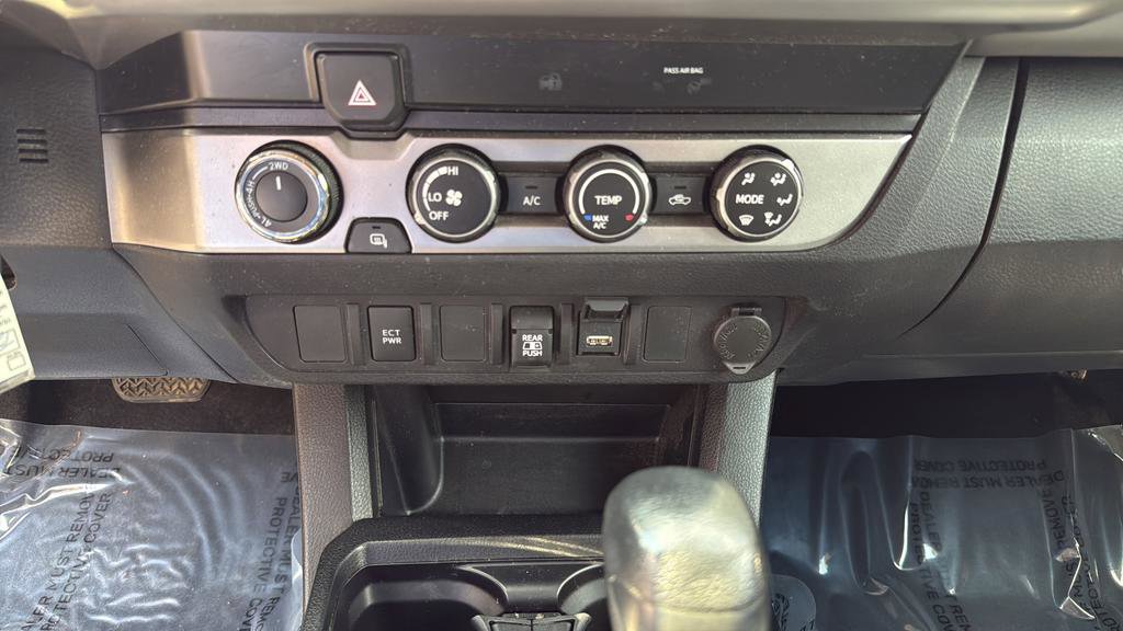 Used 2020 Toyota Tacoma SR5 image 25