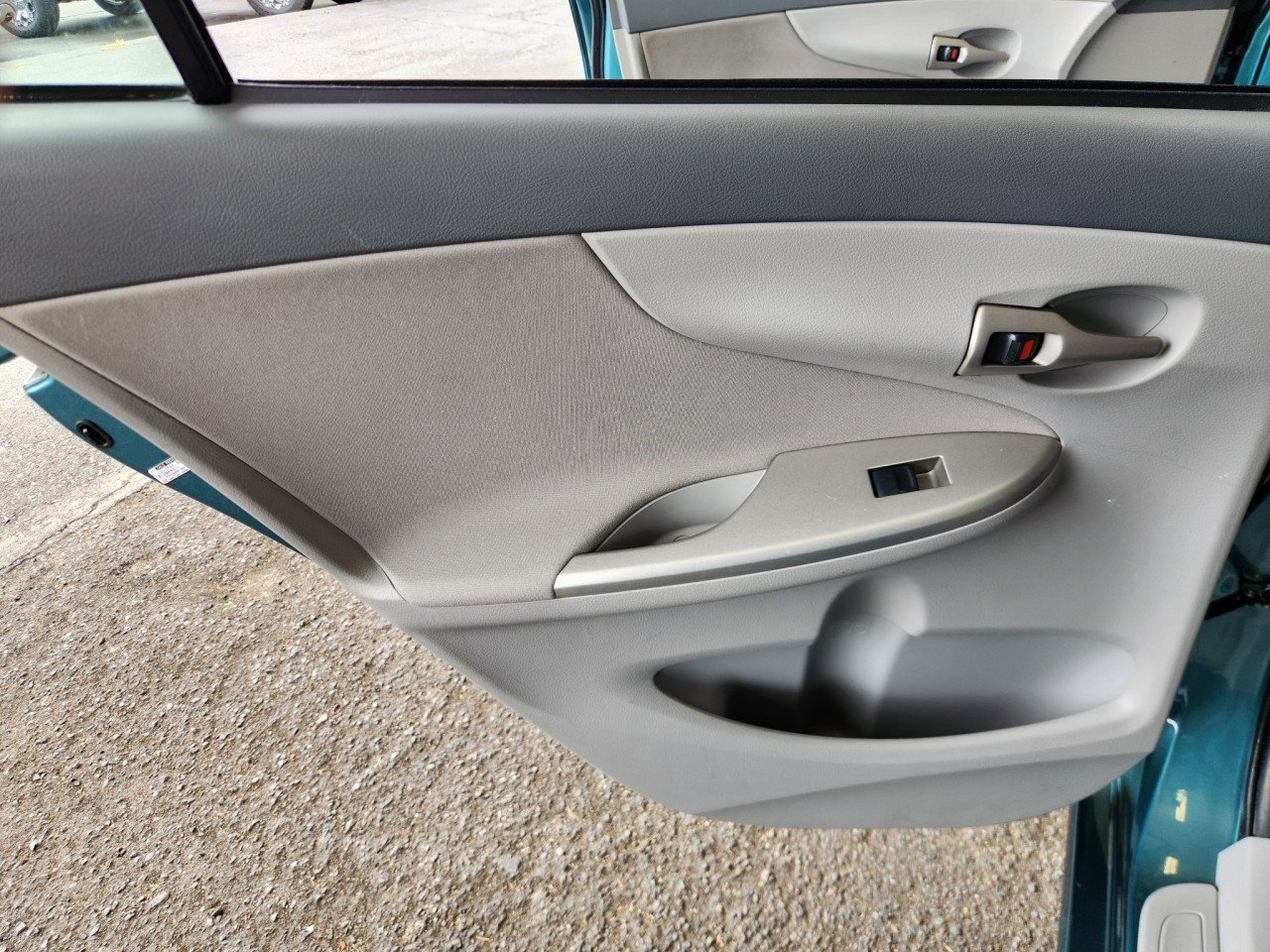 Used 2010 Toyota Corolla LE FWD image 12