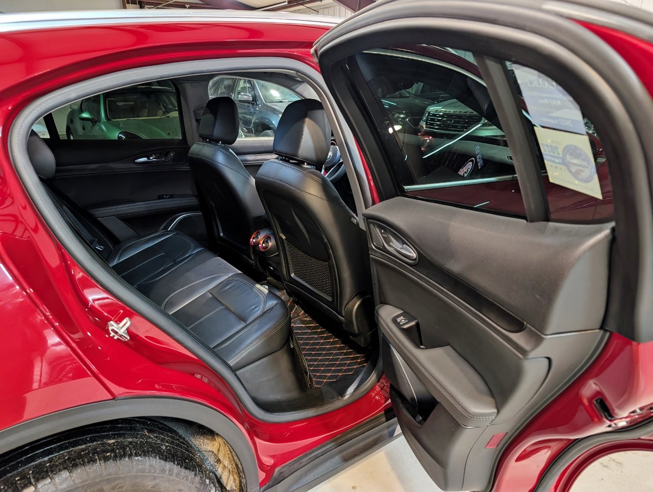 Used 2019 Alfa Romeo Stelvio AWD image 27