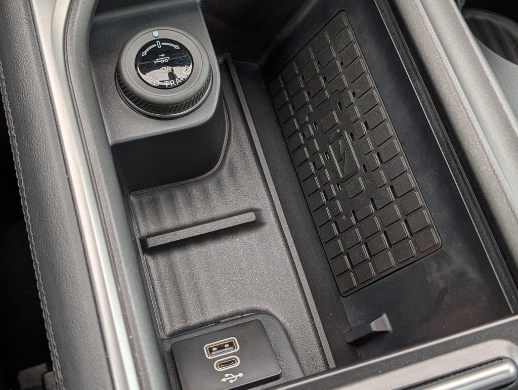 Used 2025 Ford Expedition Tremor AWD/4WD image 49