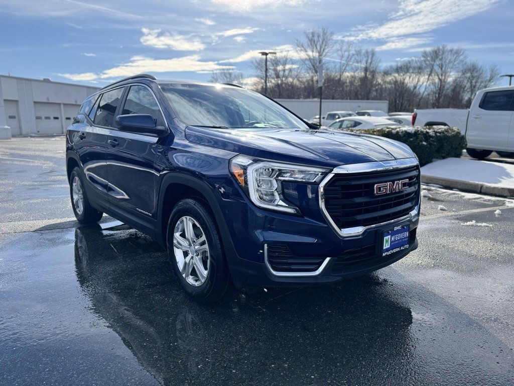 Used 2022 GMC Terrain SLE w/ Driver Convenience Package image 9