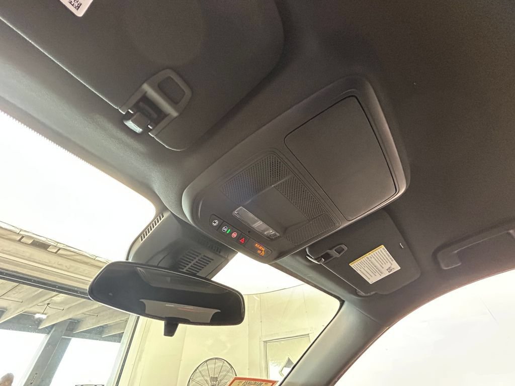Used 2025 Chevrolet Equinox LT FWD image 38