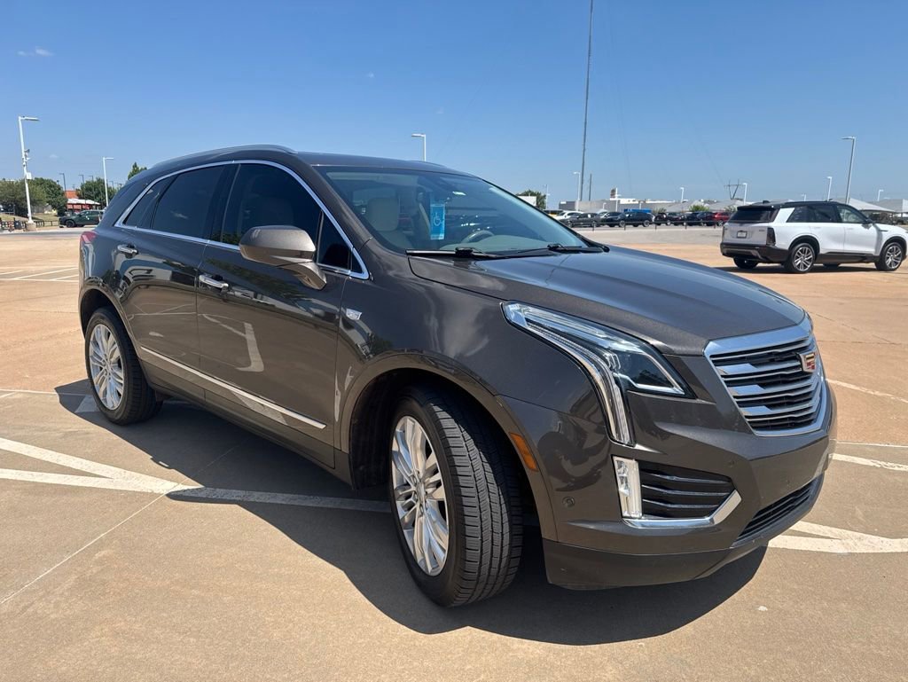 Used 2019 Cadillac XT5 Premium Luxury w/ Driver Assist Package FWD image 4
