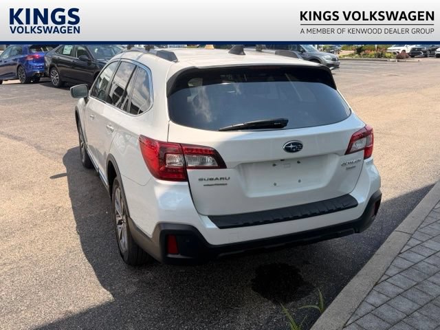 Used 2018 Subaru Outback 3.6R Touring w/ Popular Package #3 AWD/4WD image 3