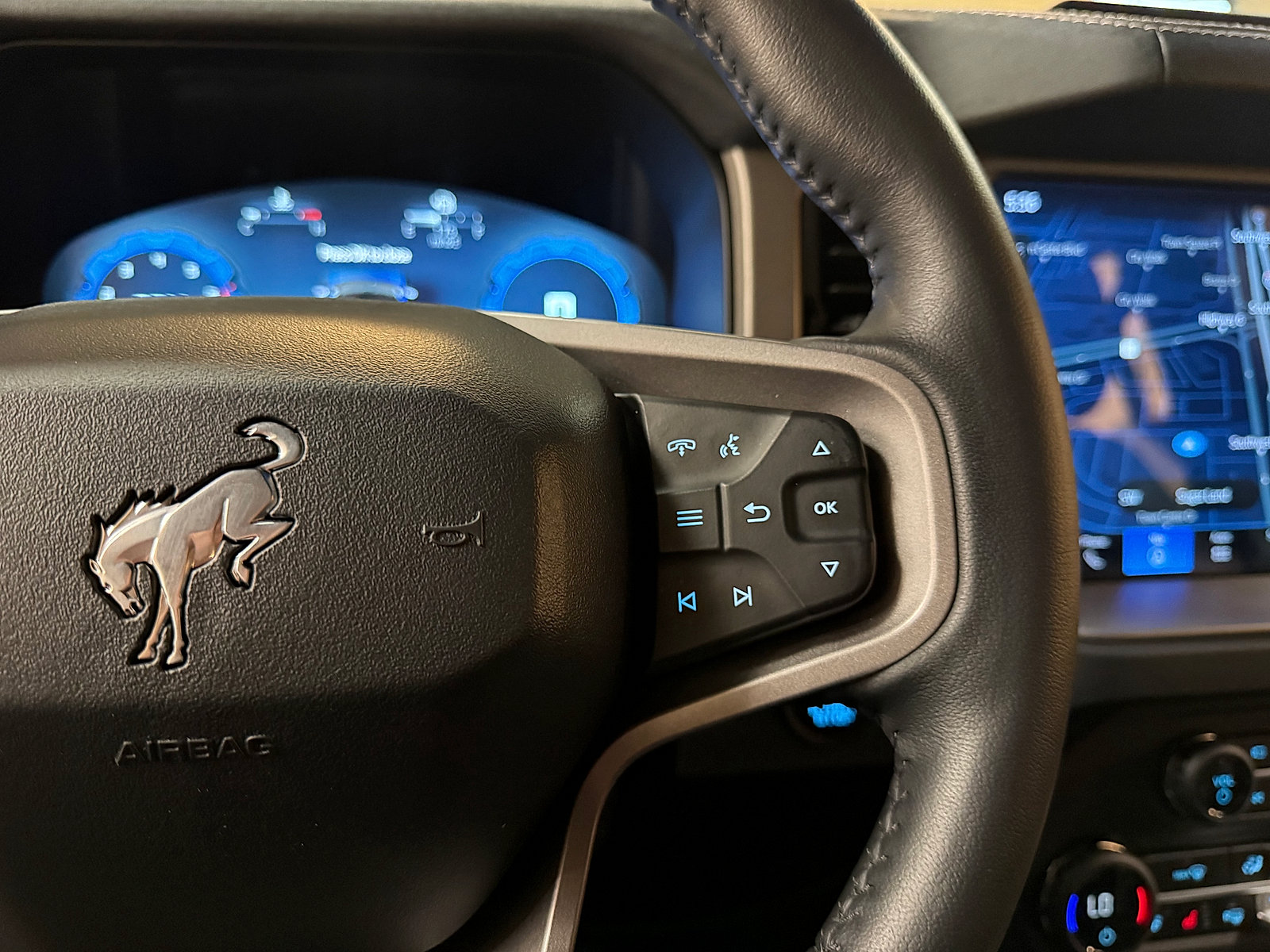 Used 2025 Ford Bronco Outer Banks AWD/4WD image 18