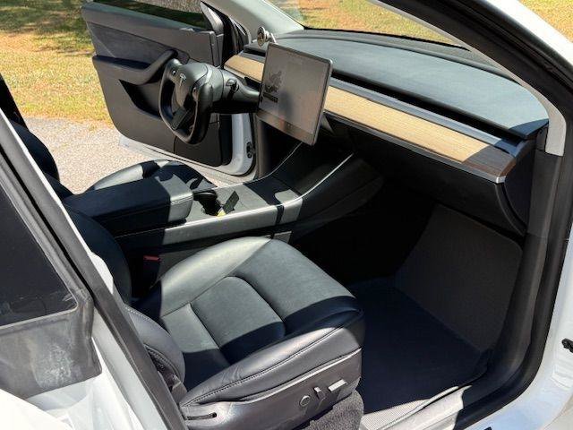 Used 2021 Tesla Model Y Long Range AWD/4WD image 8