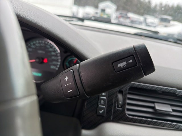 Used 2013 Chevrolet Avalanche LT image 18