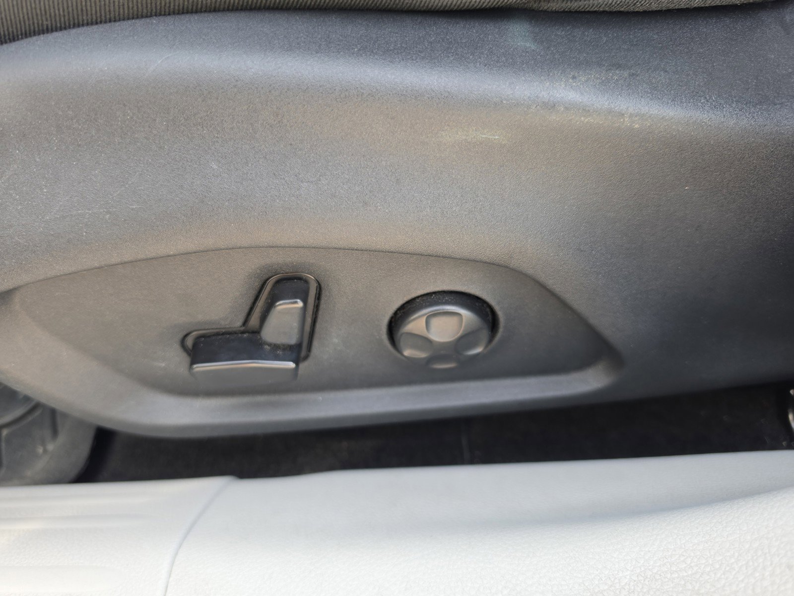 Used 2018 Jeep Compass Latitude w/ Popular Equipment Group image 10