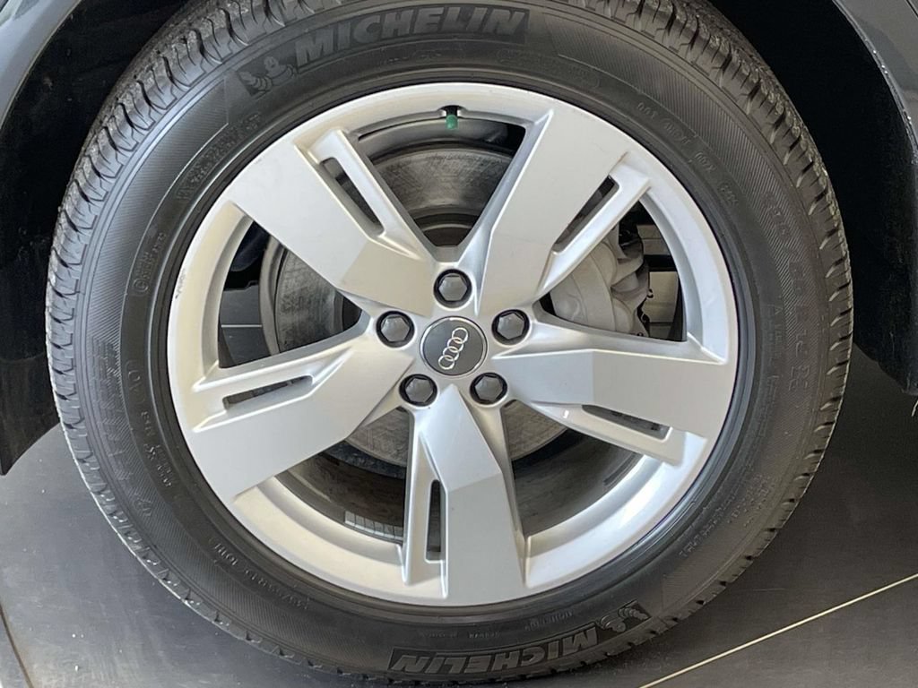 Used 2018 Audi Q5 2.0T Premium Plus w/ Premium Plus Package AWD/4WD image 11