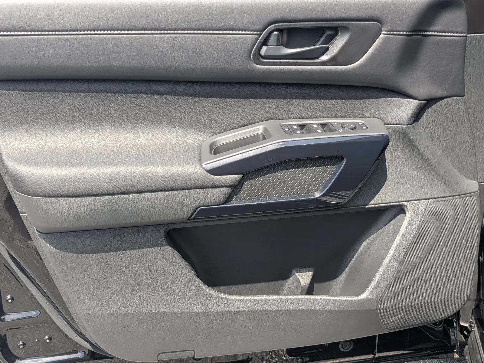 New 2026 Nissan Pathfinder SV FWD image 10