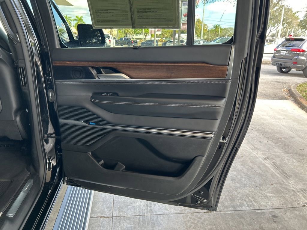 Used 2024 Jeep Grand Wagoneer L 4WD image 40