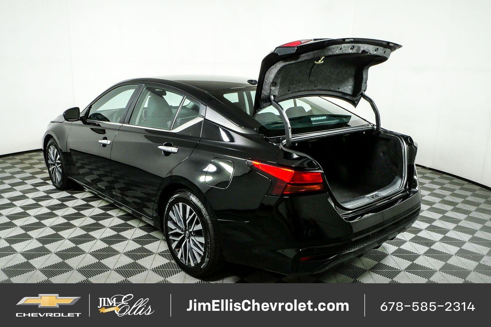 Used 2024 Nissan Altima 2.5 SV FWD image 29