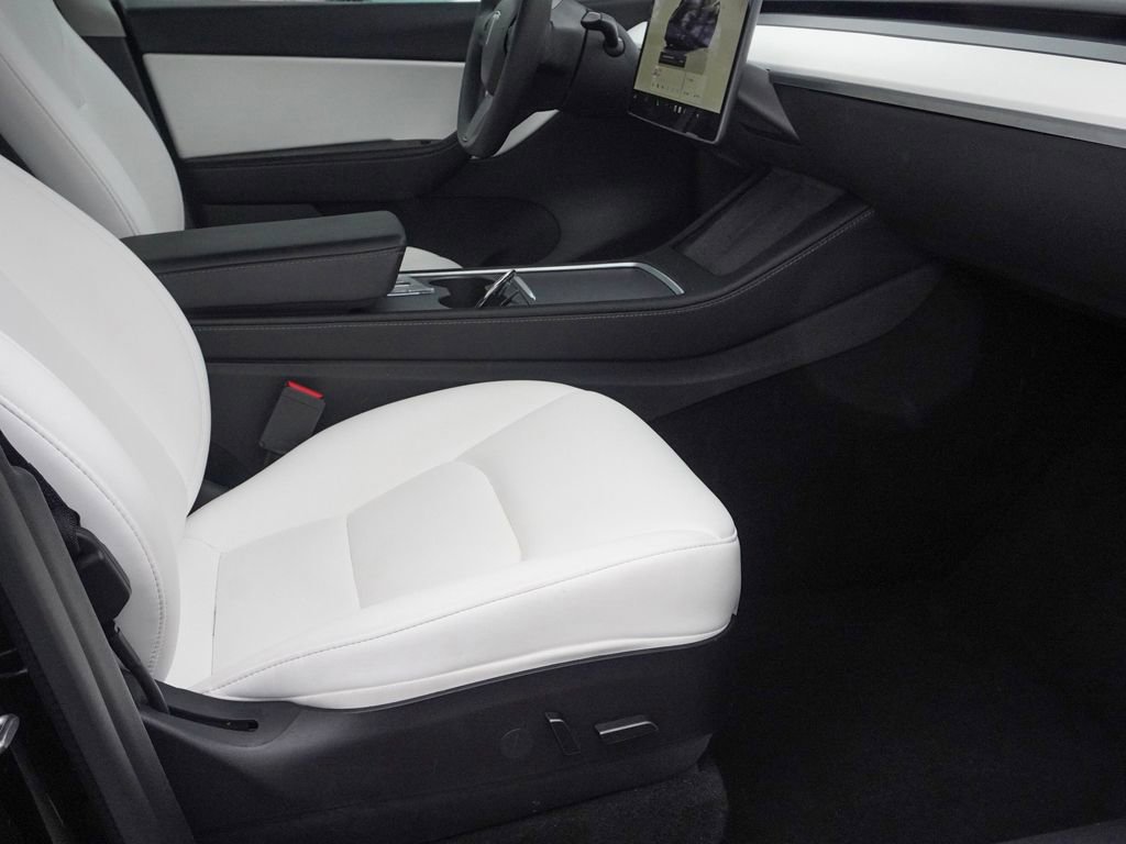 Used 2022 Tesla Model Y Performance image 28
