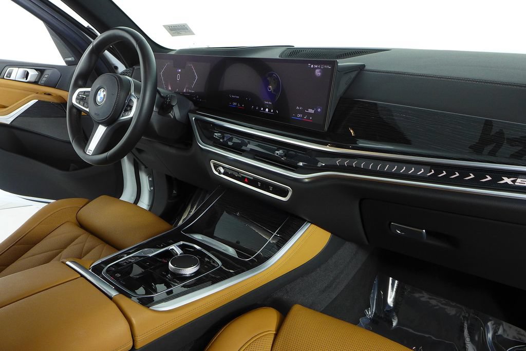 Used 2024 BMW X5 sDrive40i w/ M Sport Package RWD image 13