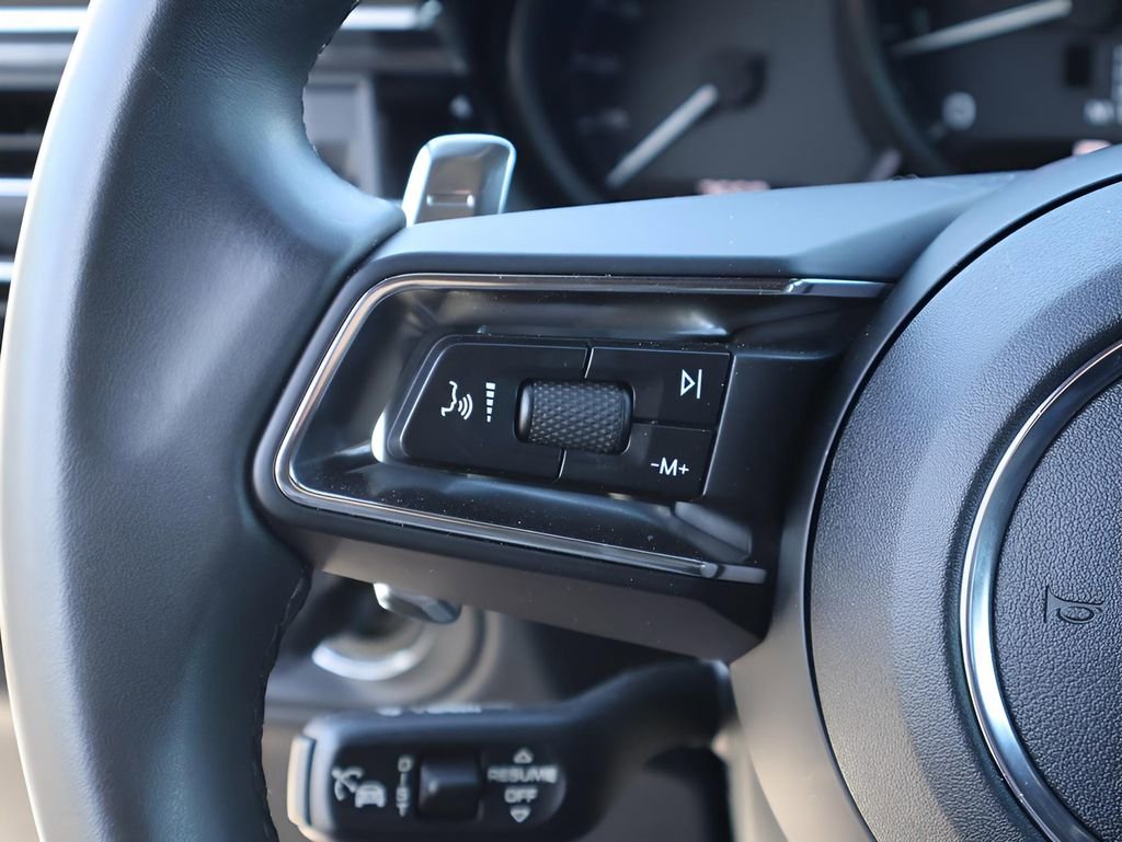 Used 2025 Porsche Macan image 29