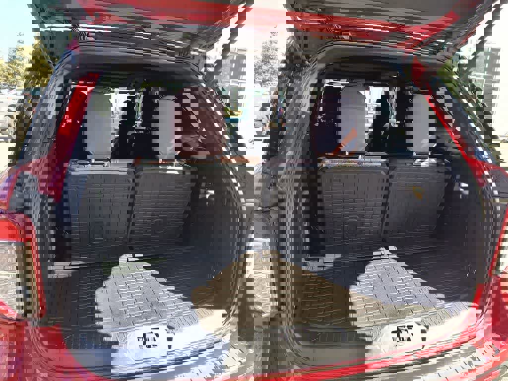 Used 2022 Ford Explorer Platinum w/ Equipment Group 601A image 25