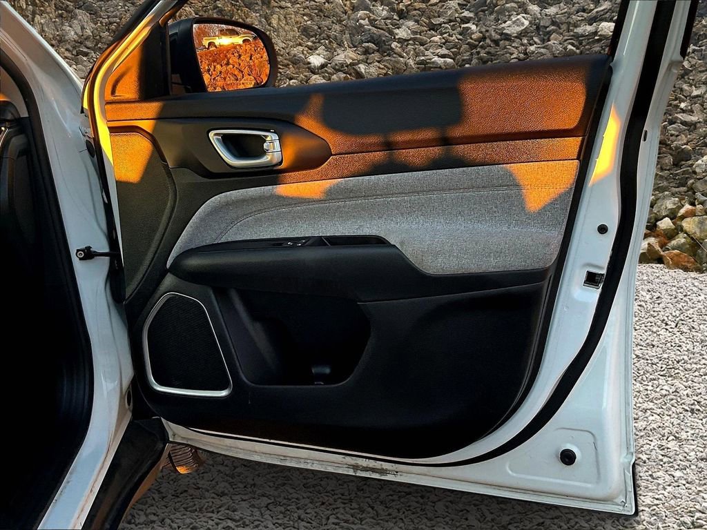 Used 2022 Jeep Compass Latitude image 19