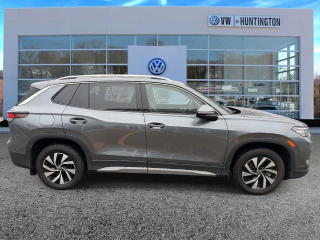 Used 2025 Volkswagen Tiguan S AWD/4WD image 4