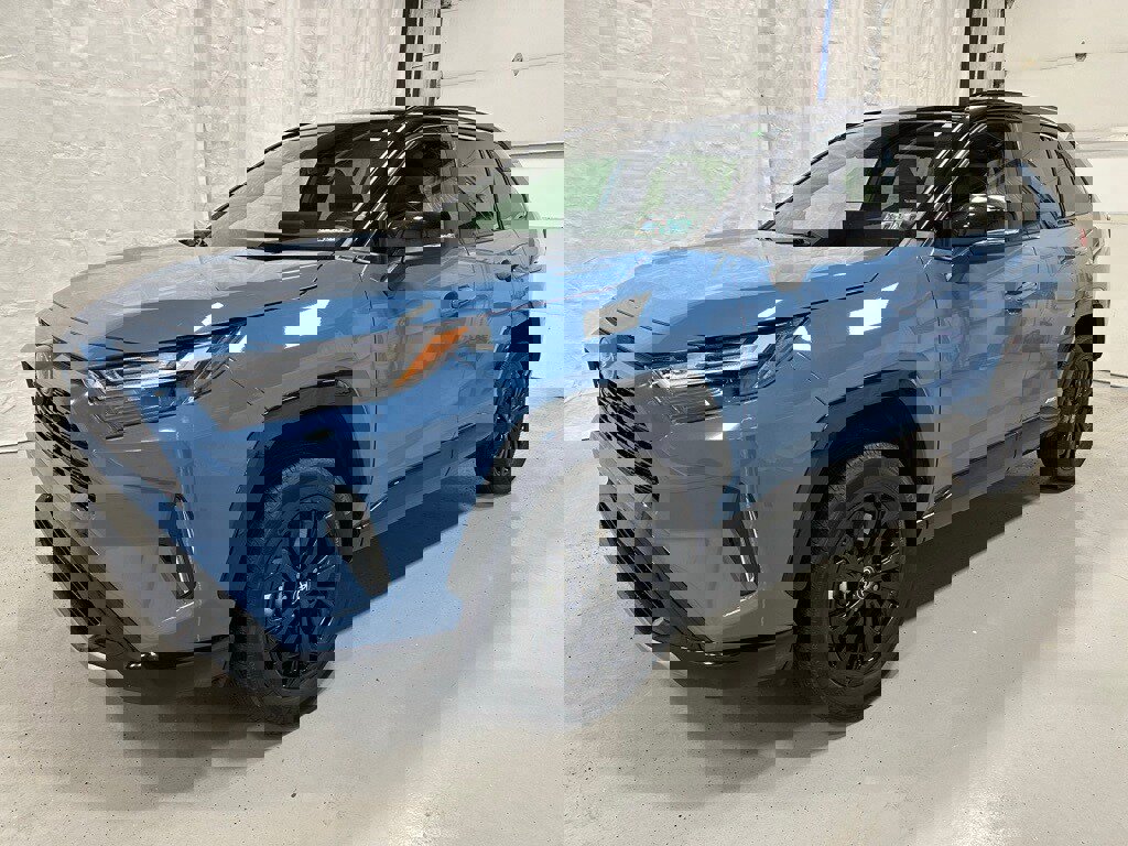 Used 2024 Toyota RAV4 XSE image 3