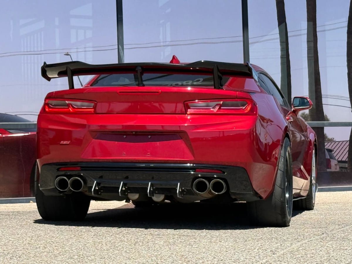 Used 2018 Chevrolet Camaro SS RWD image 11