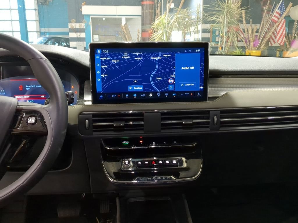 Used 2024 Lincoln Corsair AWD w/ Equipment Group 101A image 12