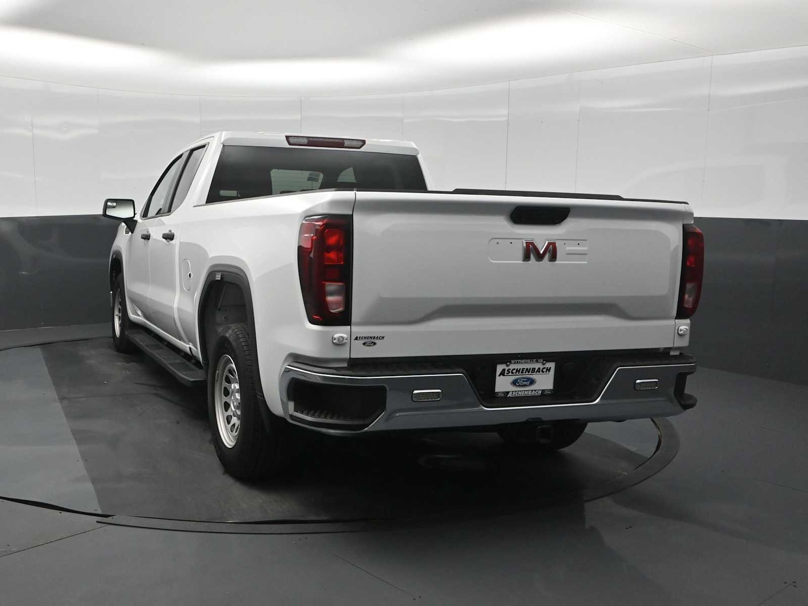 Used 2024 GMC Sierra 1500 Pro w/ Pro Value Package AWD/4WD image 7