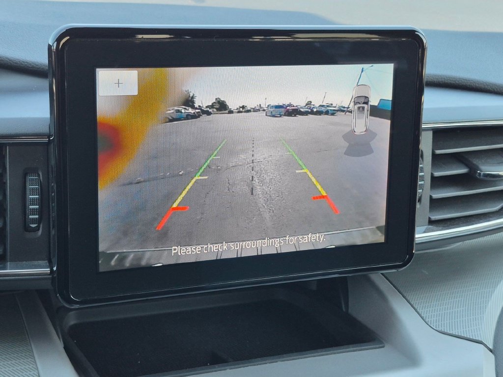 Used 2024 Ford Explorer XLT w/ Equipment Group 202A AWD/4WD image 18
