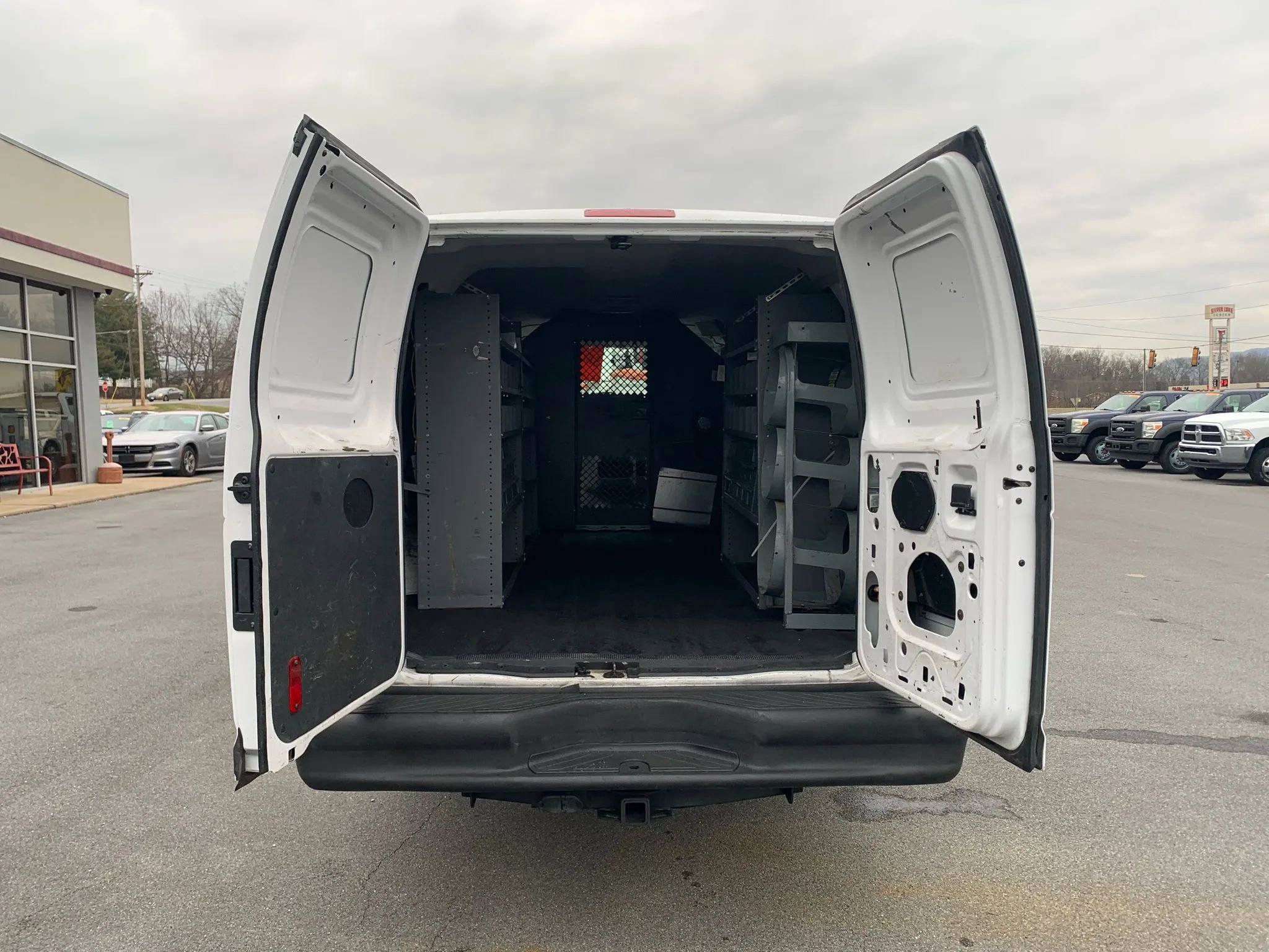Used 2014 Ford E-350 and Econoline 350 Extended Super Duty w/ Insulation Package image 23