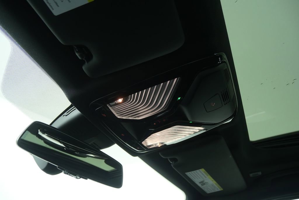 Used 2024 BMW 330i Sedan image 22