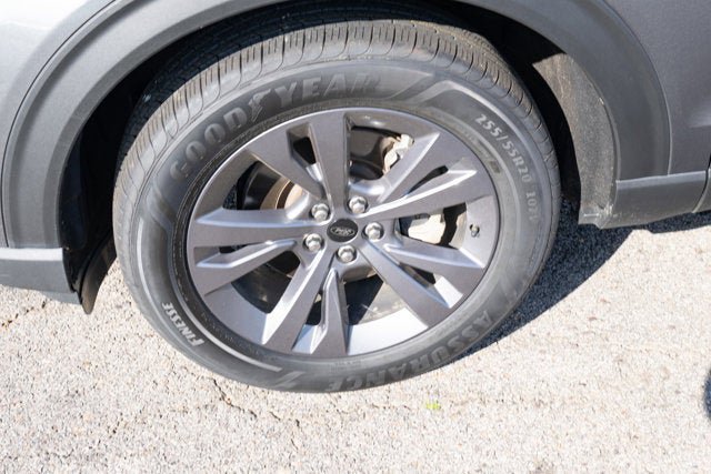 Used 2025 Ford Explorer Active w/ Active Comfort Package AWD/4WD image 9