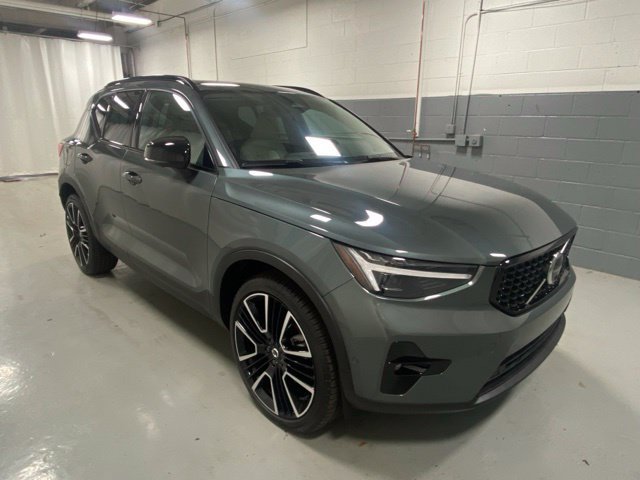 Used 2026 Volvo XC40 B5 Ultra AWD/4WD image 4