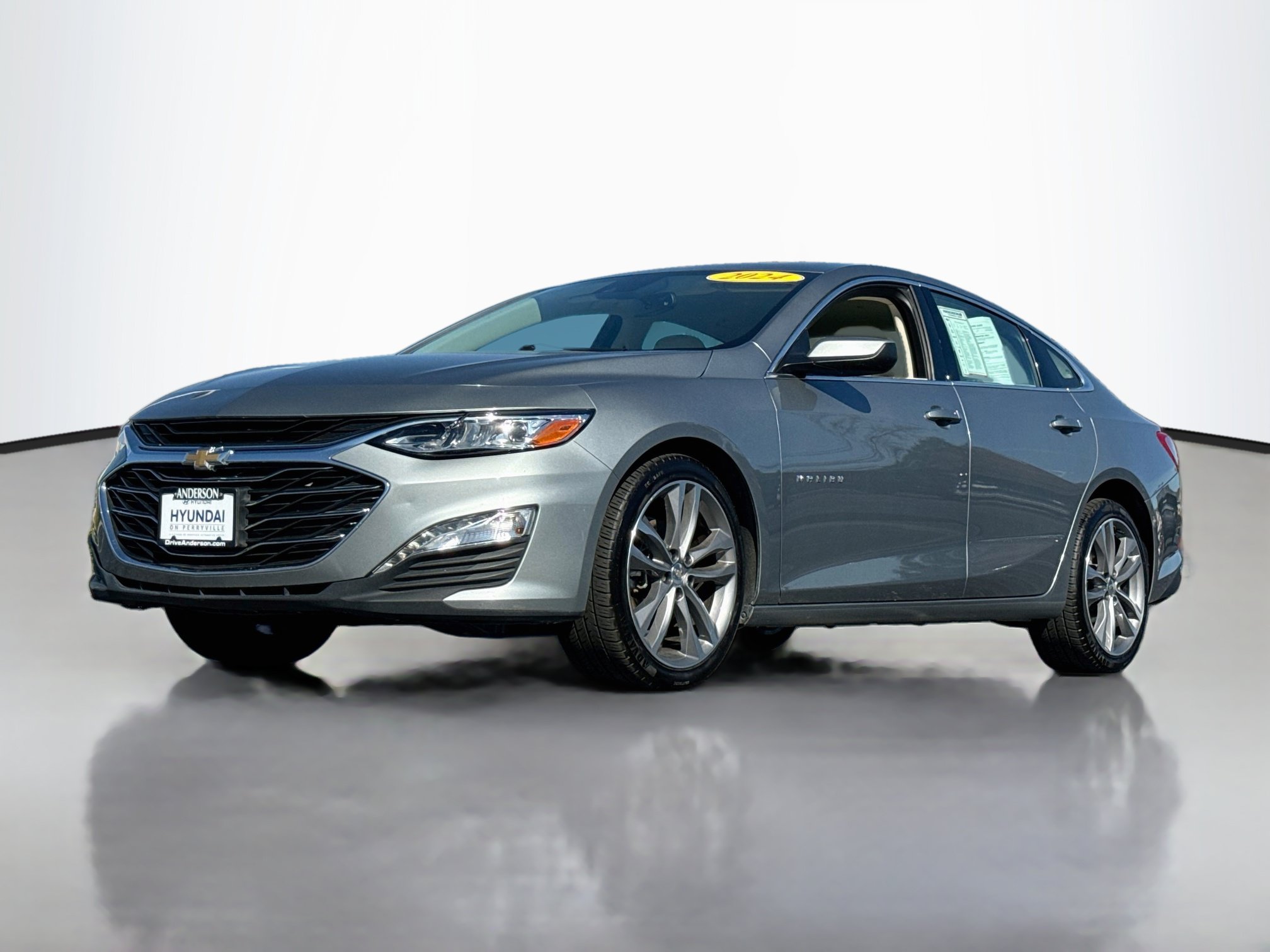Used 2024 Chevrolet Malibu LT FWD image 3