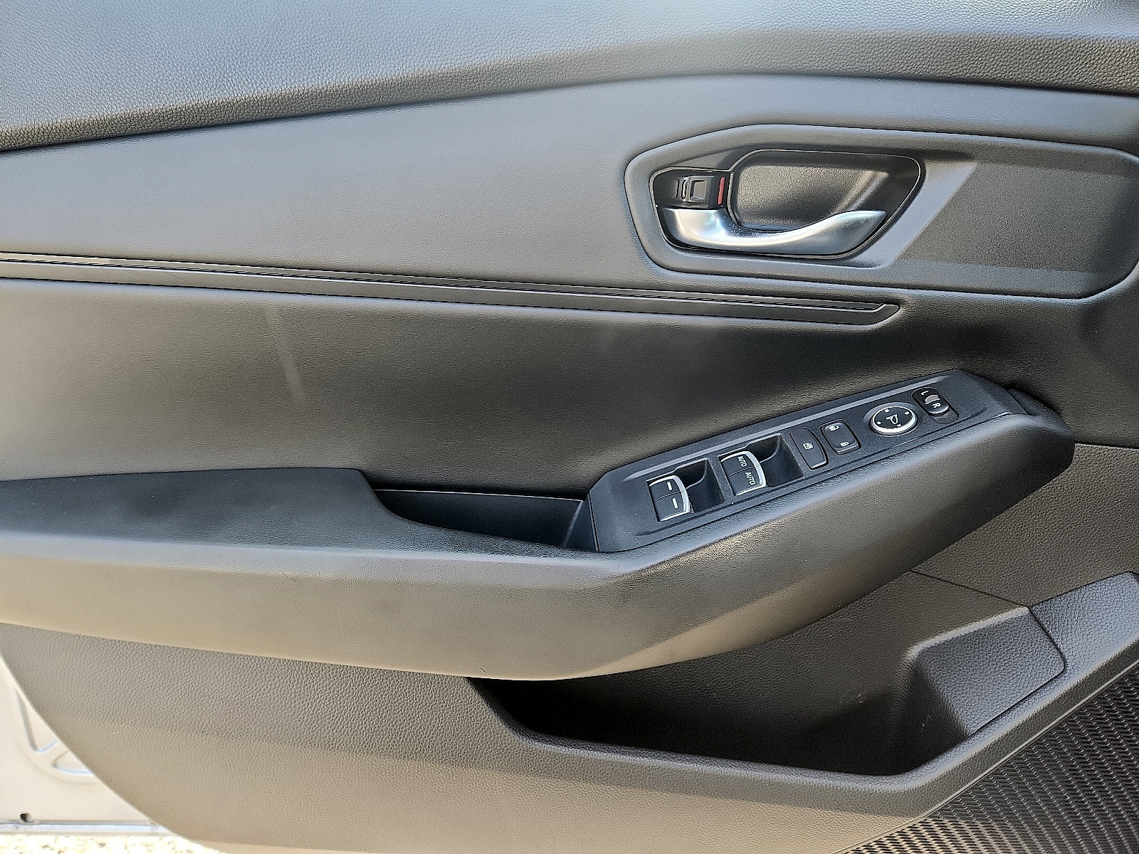 Used 2023 Honda Accord EX image 12