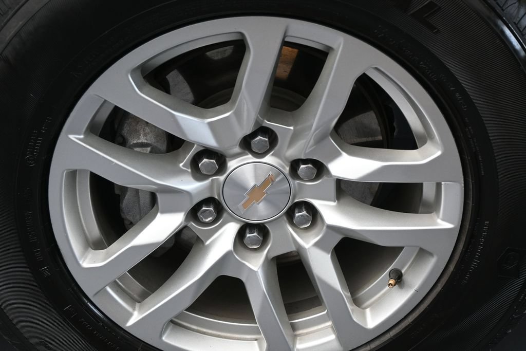 Used 2024 Chevrolet Suburban LT RWD image 48