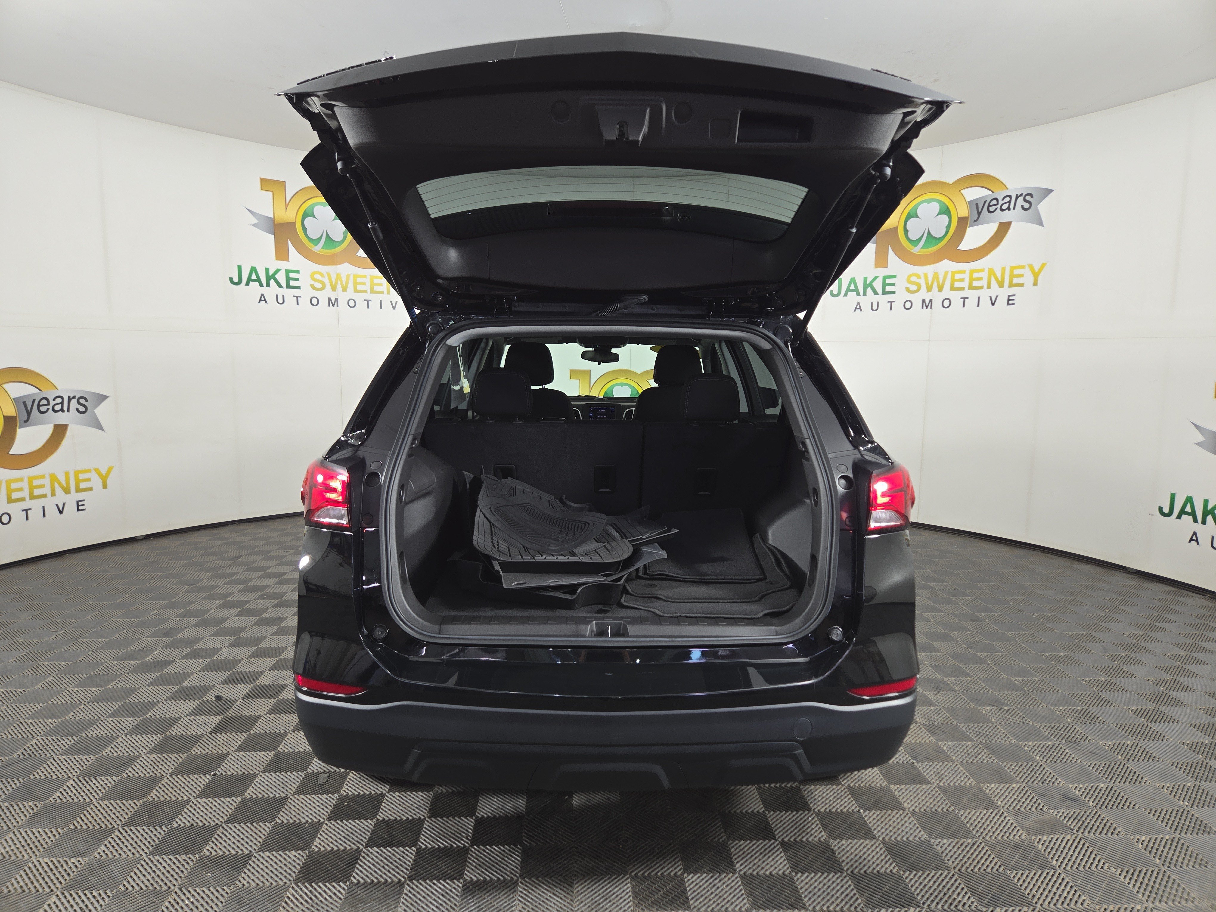 Certified 2024 Chevrolet Equinox LS w/ Midnight Edition AWD/4WD image 30