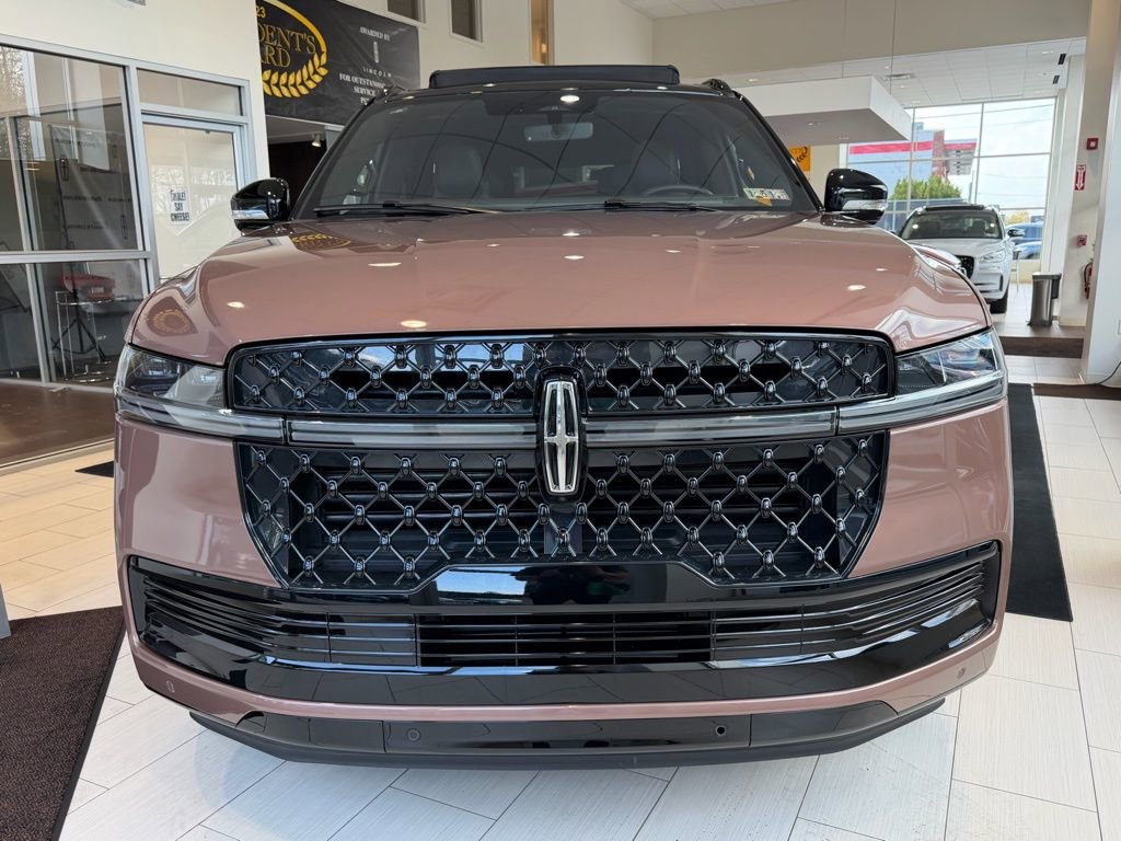 New 2025 Lincoln Navigator Black Label AWD/4WD image 4