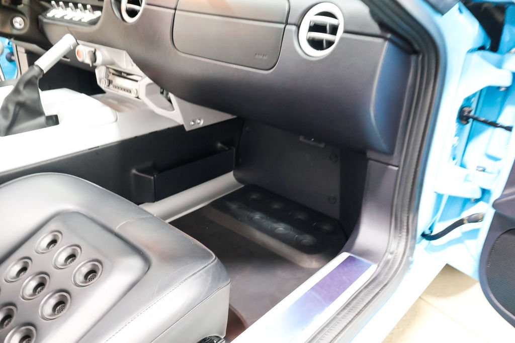 Used 2006 Ford GT RWD image 41