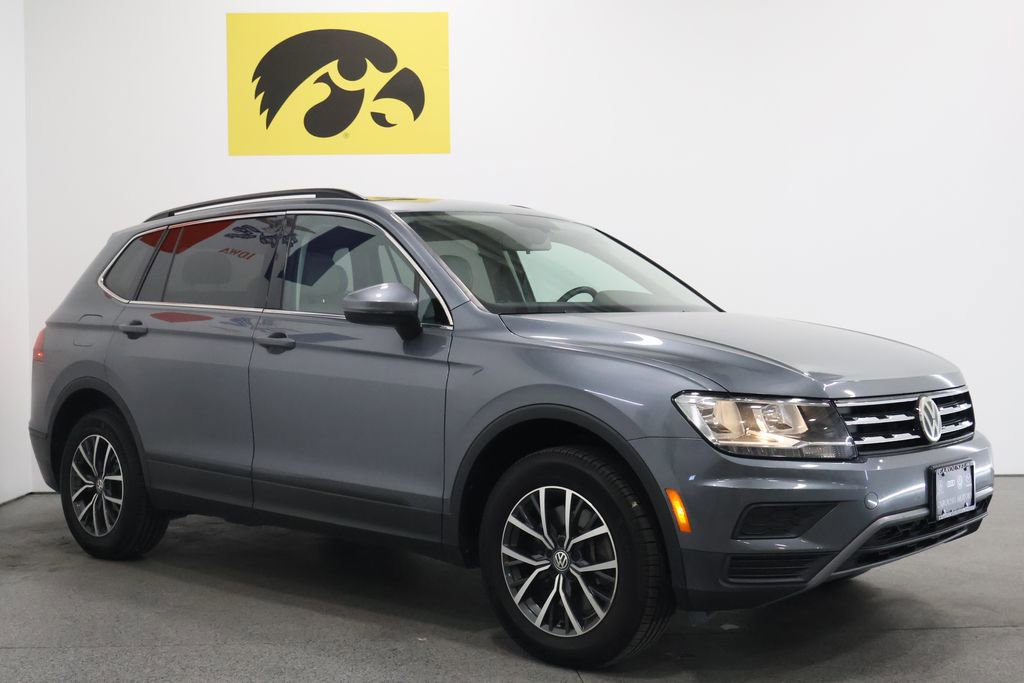 Used 2019 Volkswagen Tiguan SE w/ Panoramic Sunroof Package image 6
