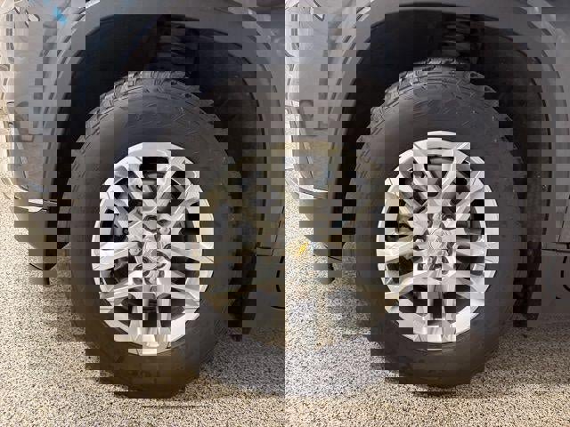 Used 2021 Chevrolet Traverse LT image 15