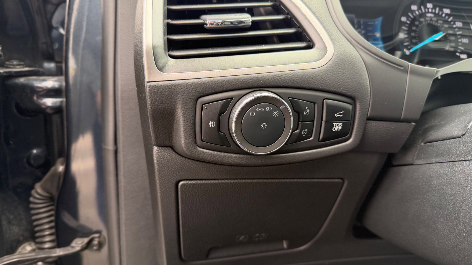 Certified 2024 Ford Edge SEL w/ Convenience Package image 26