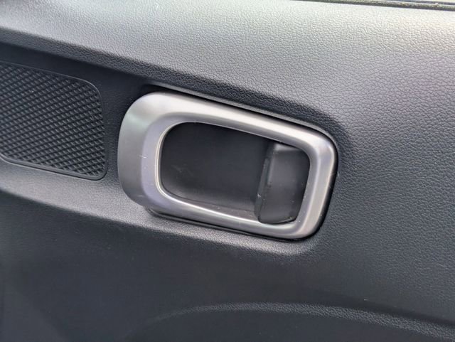 Used 2021 Hyundai Venue SE FWD image 32