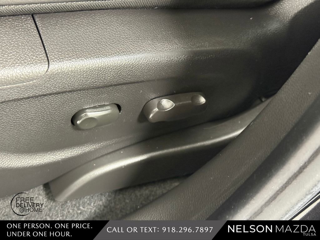 Used 2020 Chevrolet Trax LT w/ Redline Edition image 20