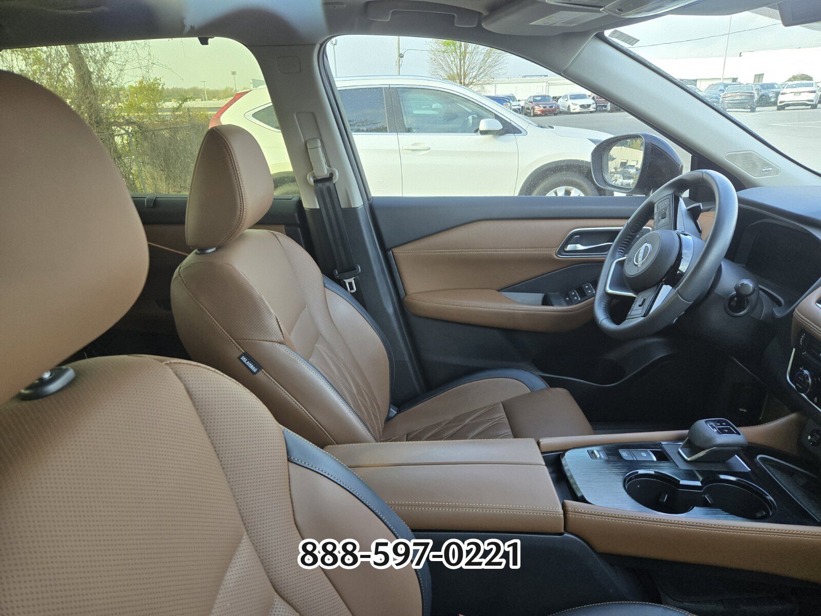 Used 2024 Nissan Rogue Platinum w/ Platinum Premium Package image 9