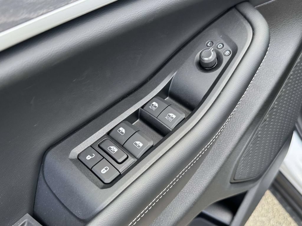 New 2025 Jeep Grand Cherokee Limited w/ Luxury Tech Group II AWD/4WD image 28
