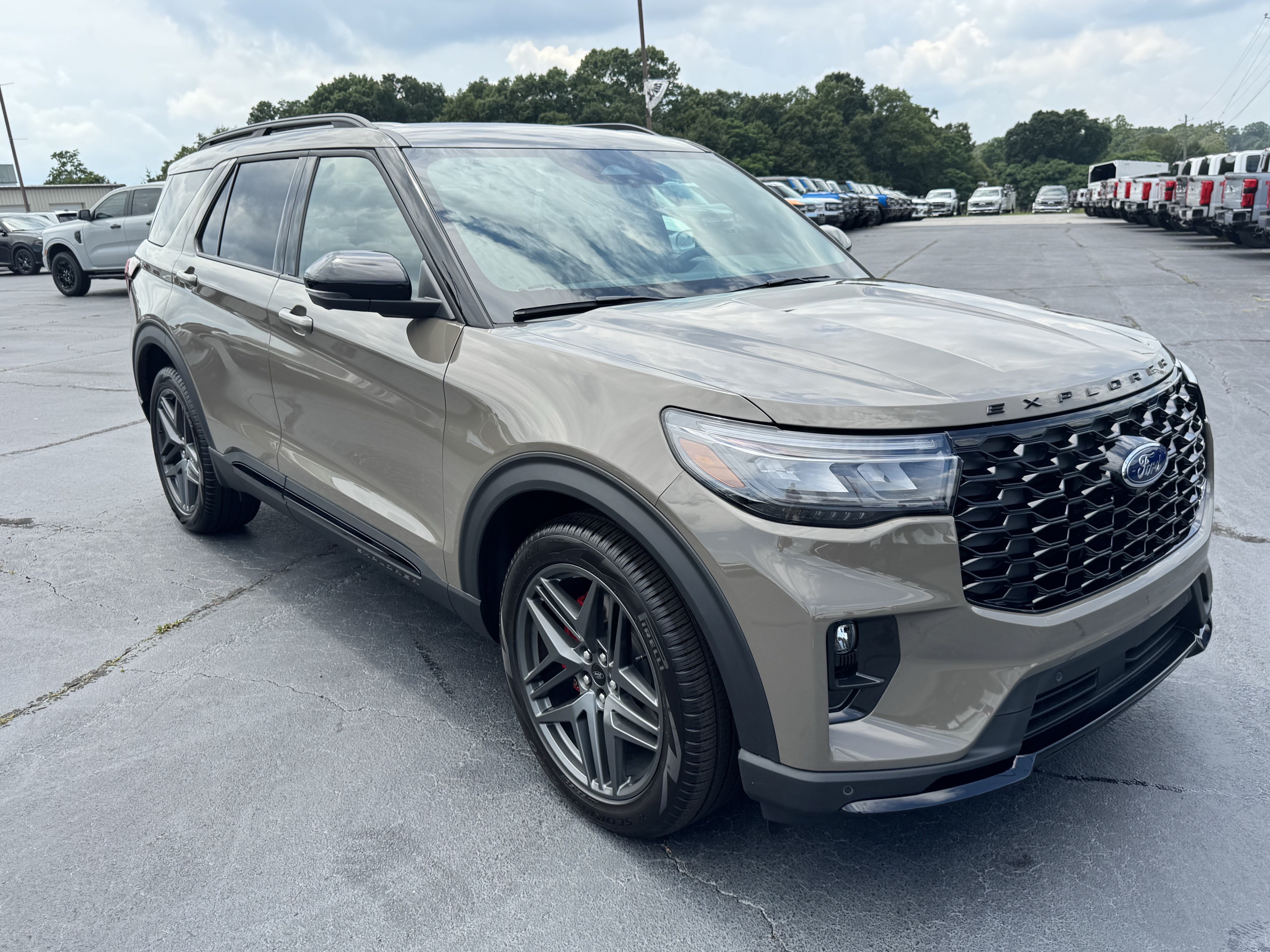 New 2026 Ford Explorer ST w/ Sun And Sound Package AWD/4WD image 4