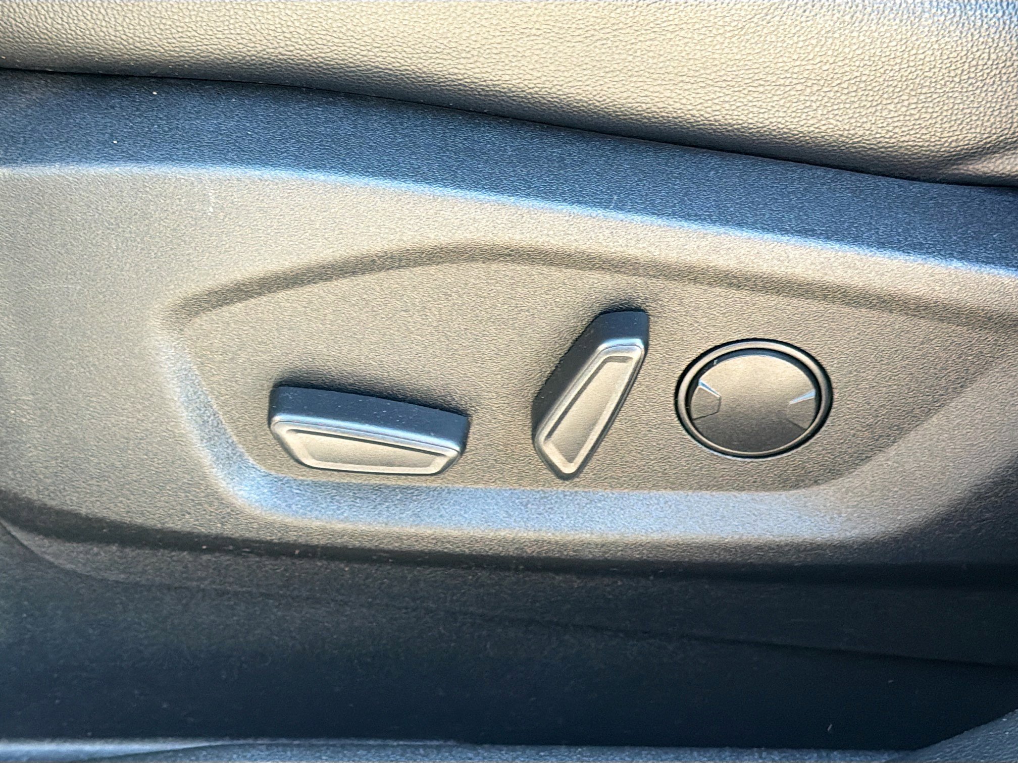 Used 2023 Ford Edge Titanium image 23