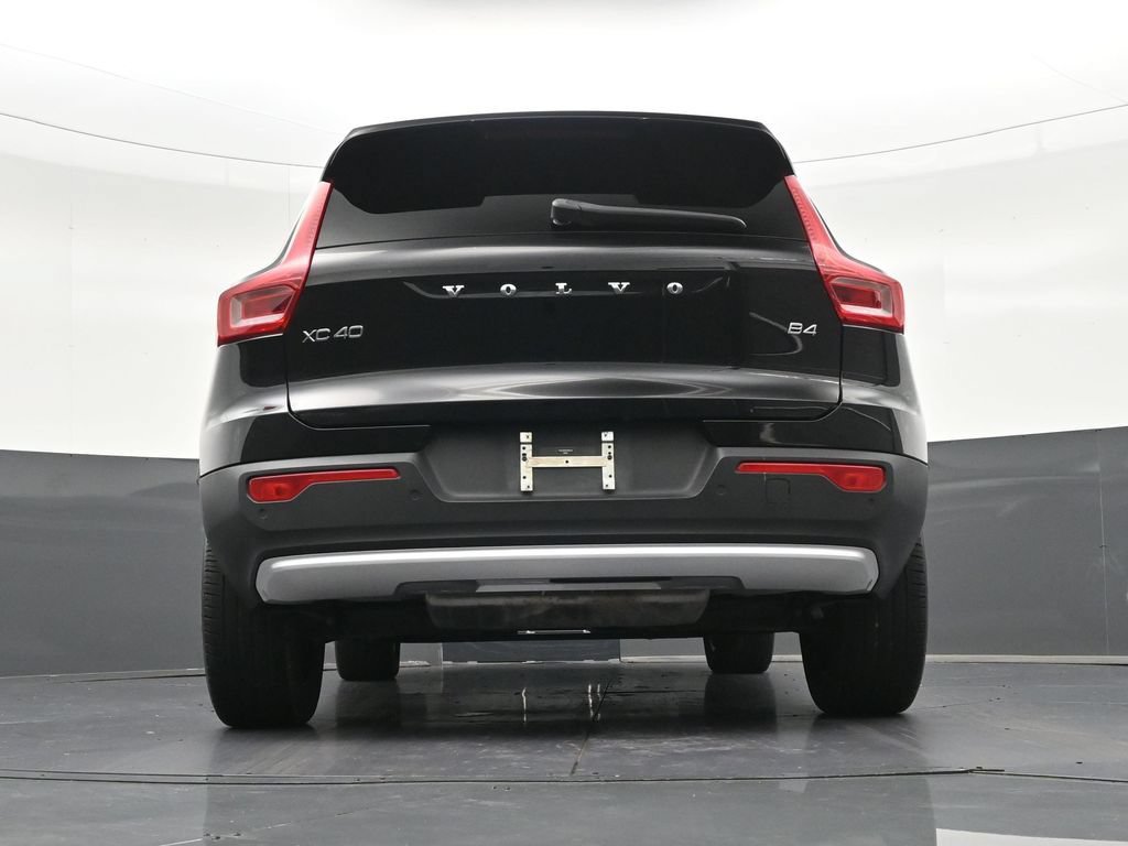Used 2023 Volvo XC40 B4 Core FWD image 29