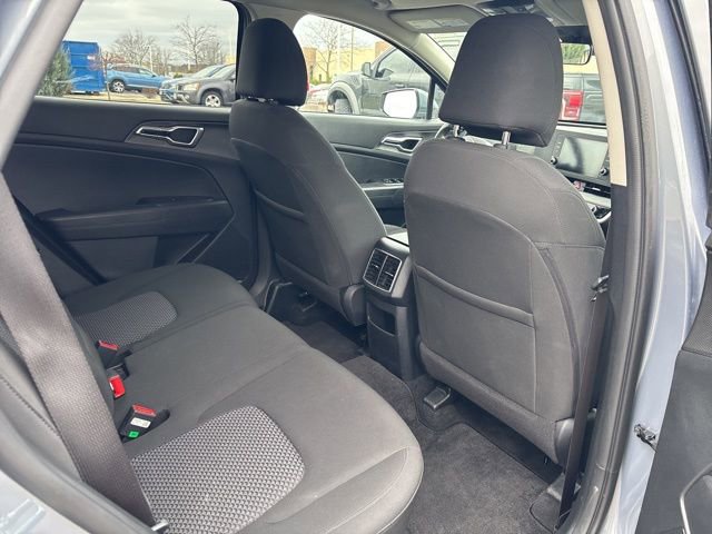 Used 2025 Kia Sportage LX image 35