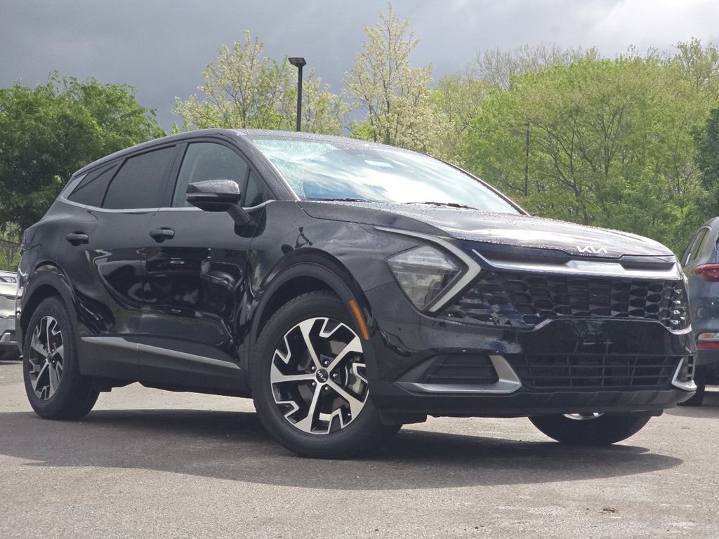Used 2023 Kia Sportage EX FWD image 2