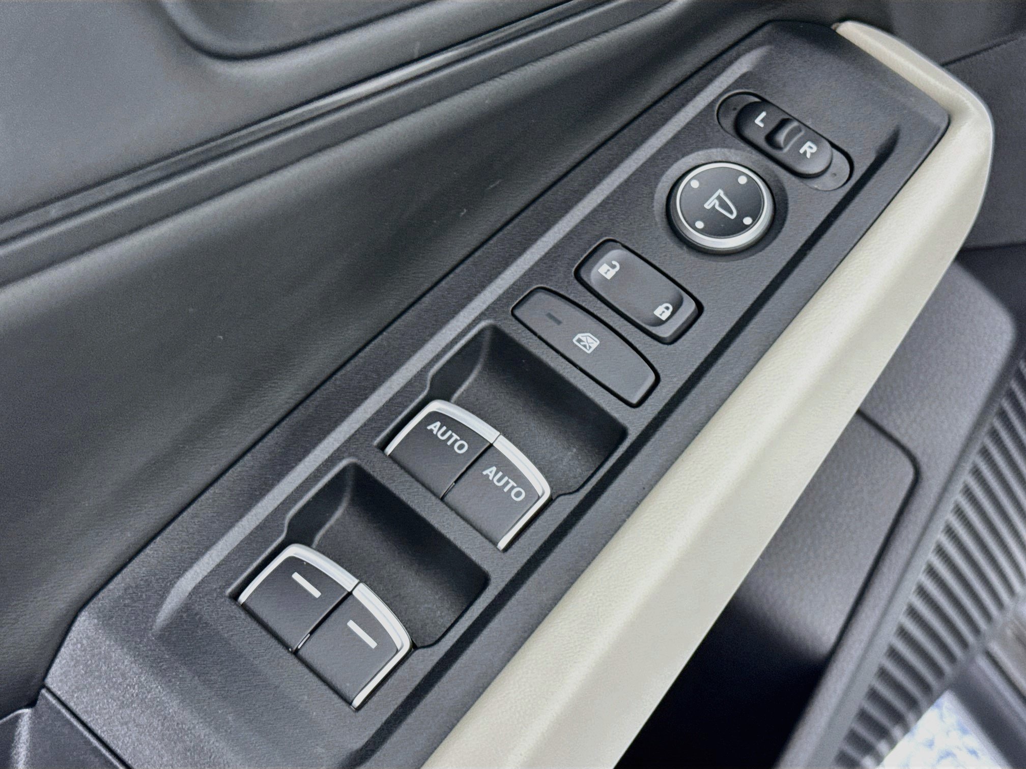 Certified 2023 Honda Accord EX image 17